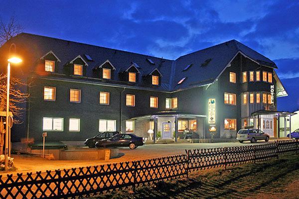 Hotel Auerhahn Masserberg Buitenkant foto