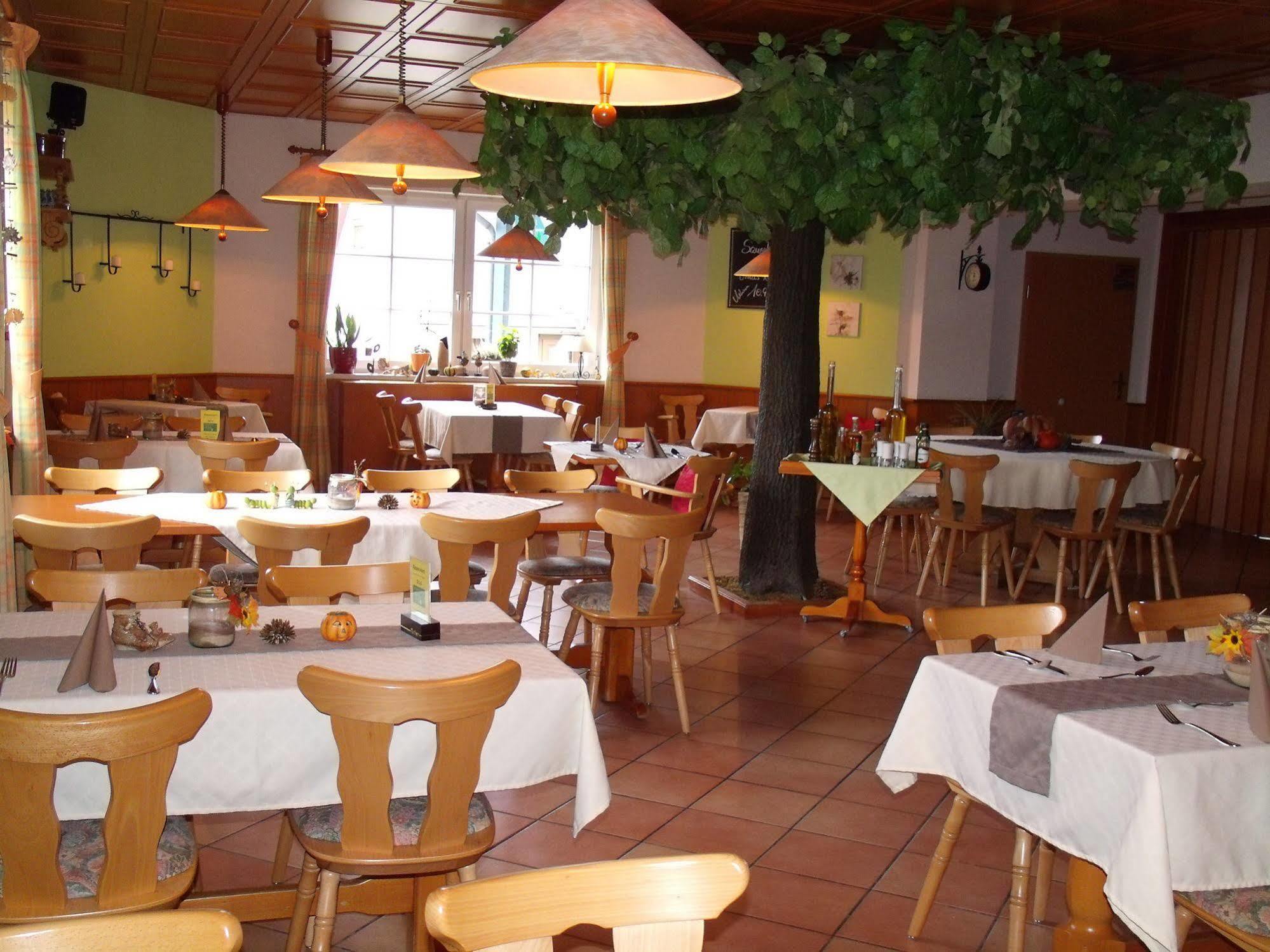 Hotel Auerhahn Masserberg Buitenkant foto