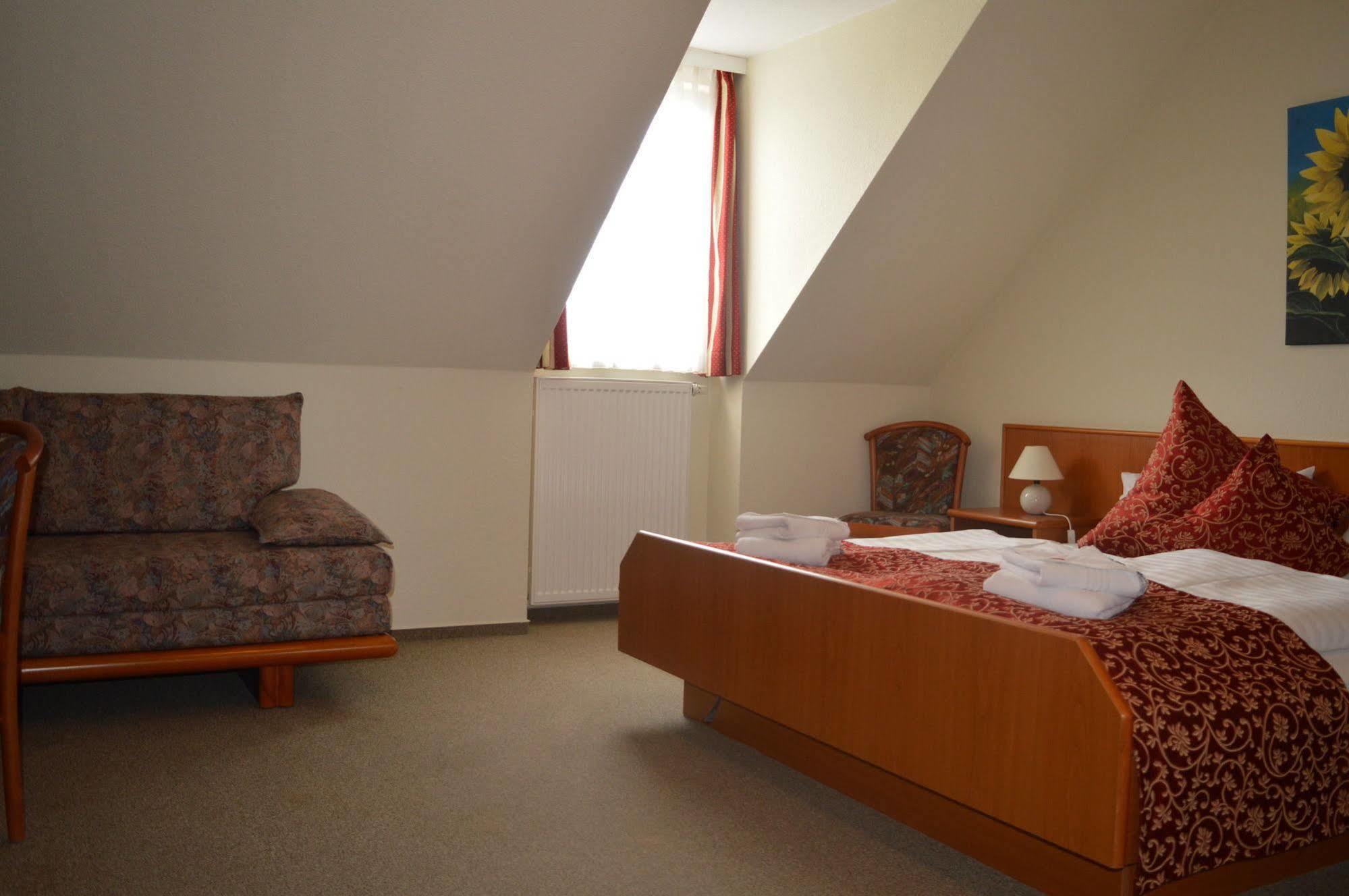 Hotel Auerhahn Masserberg Buitenkant foto