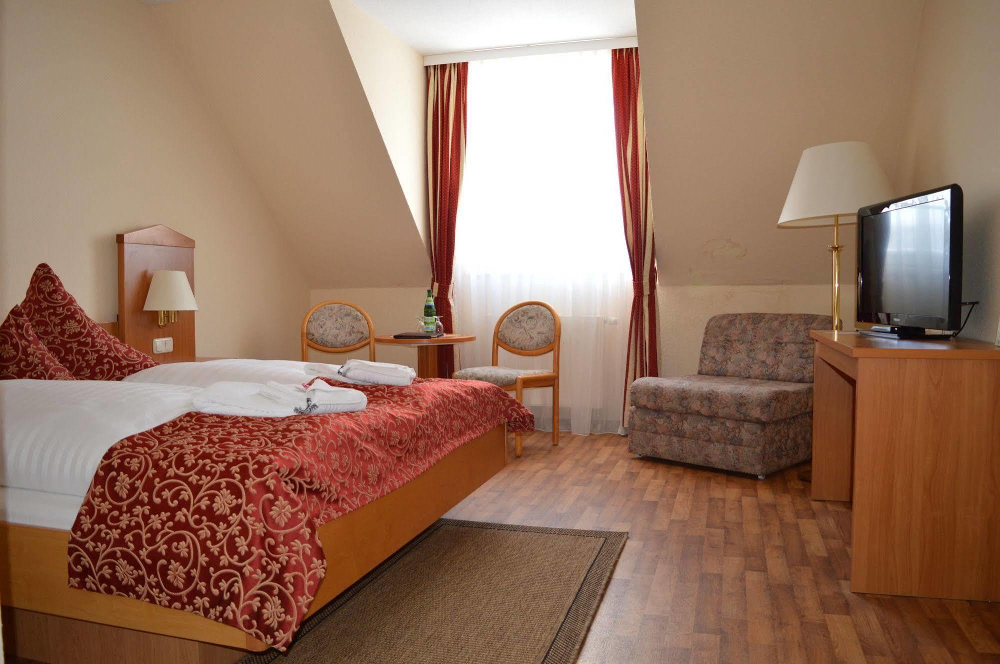 Hotel Auerhahn Masserberg Buitenkant foto